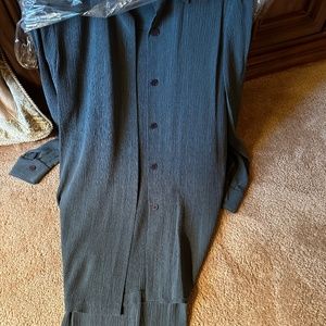 Women’s lightweight pantsuit